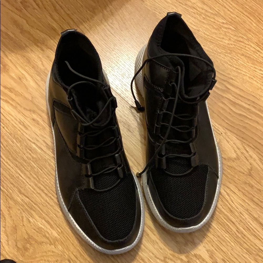 European style street sneaker